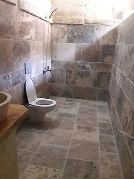 Sandik Cave أوروغوبْ